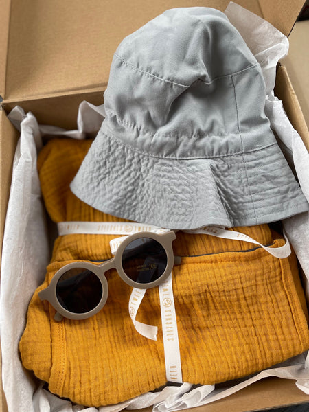 Beach Essentials Poncho, Hat, Sunshade Gift Set