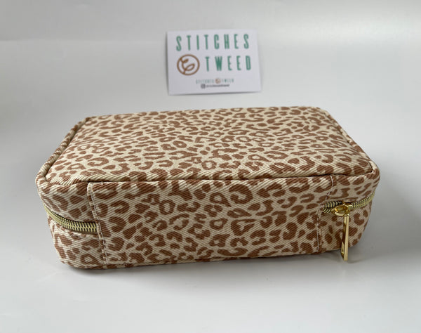 Pourve Travel Pouch Cosmetic Skincare Zip Bag Personalized Gift - Leopard