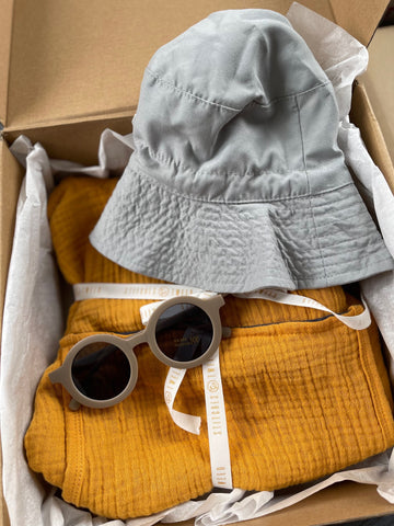 Beach Essentials Poncho, Hat, Sunshade Gift Set