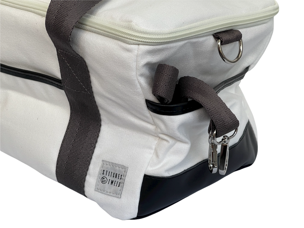 Mod black white insulated carrier