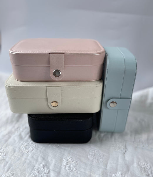 Trixie II Jewellery Box Travel Case Organizer - Cream